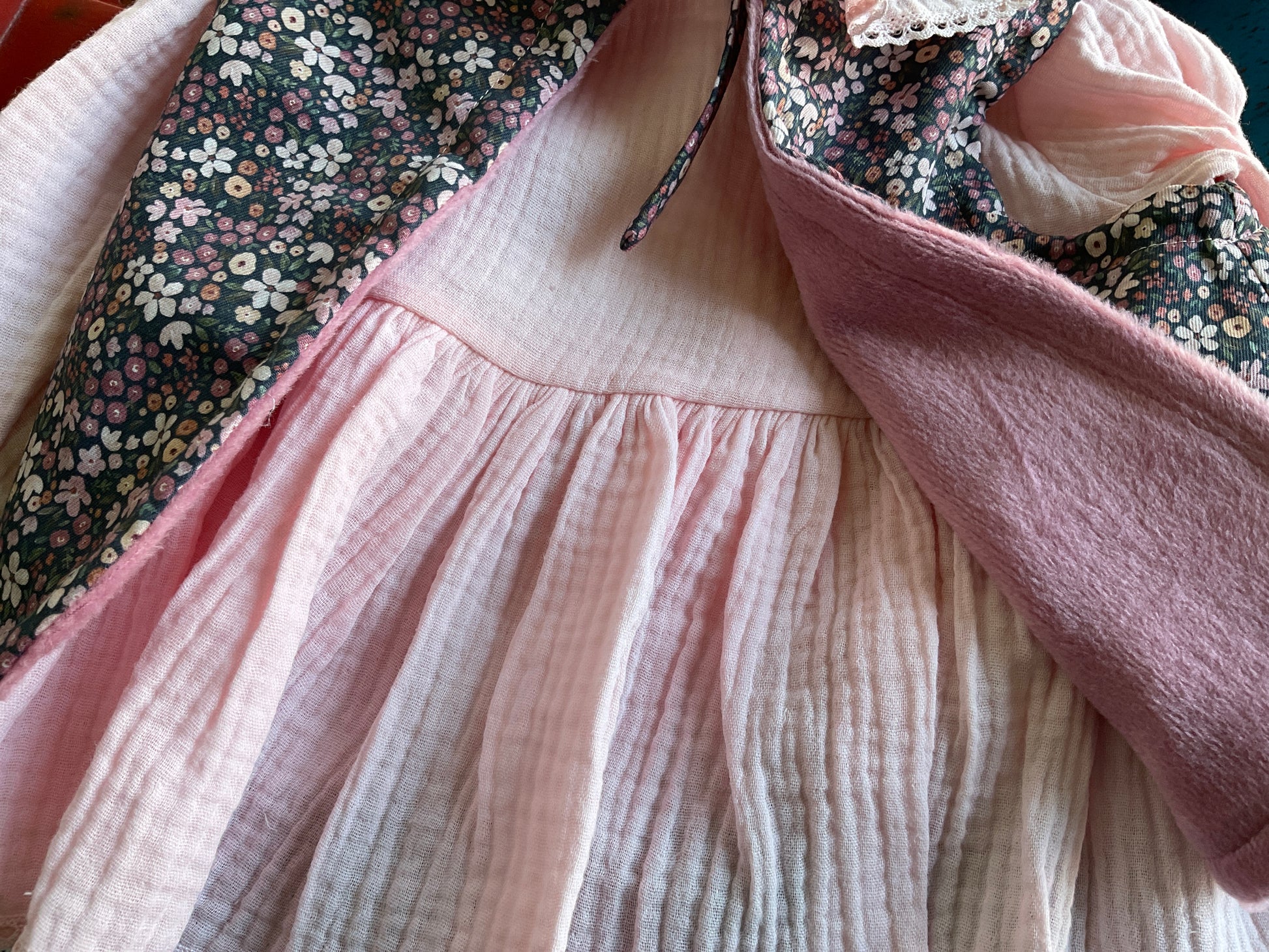 Conjunto blusa, braguita y chaleco - Coco Acqua - Detalle 4 - Moda Infantil Chicle