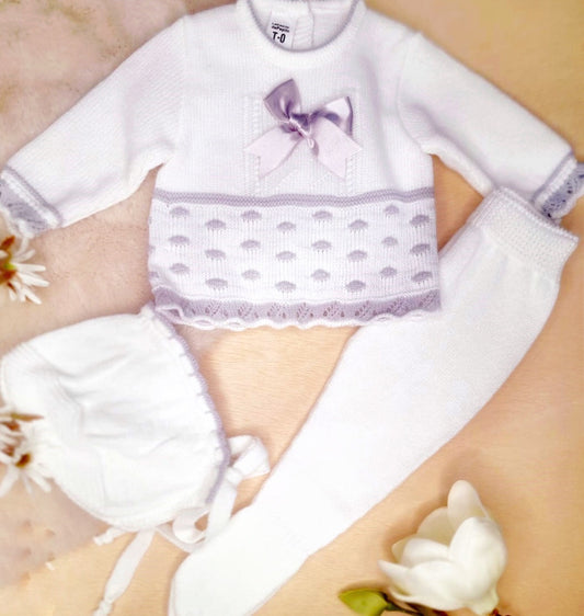 Conjunto de tres piezas en blanco y gris - Frontal - Moda Infantil Chicle
