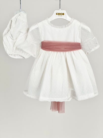 Jesusito con fajín de tul en rosa maquillaje - Coco Acqua 2025 - Frontal - Moda Infantil Chicle