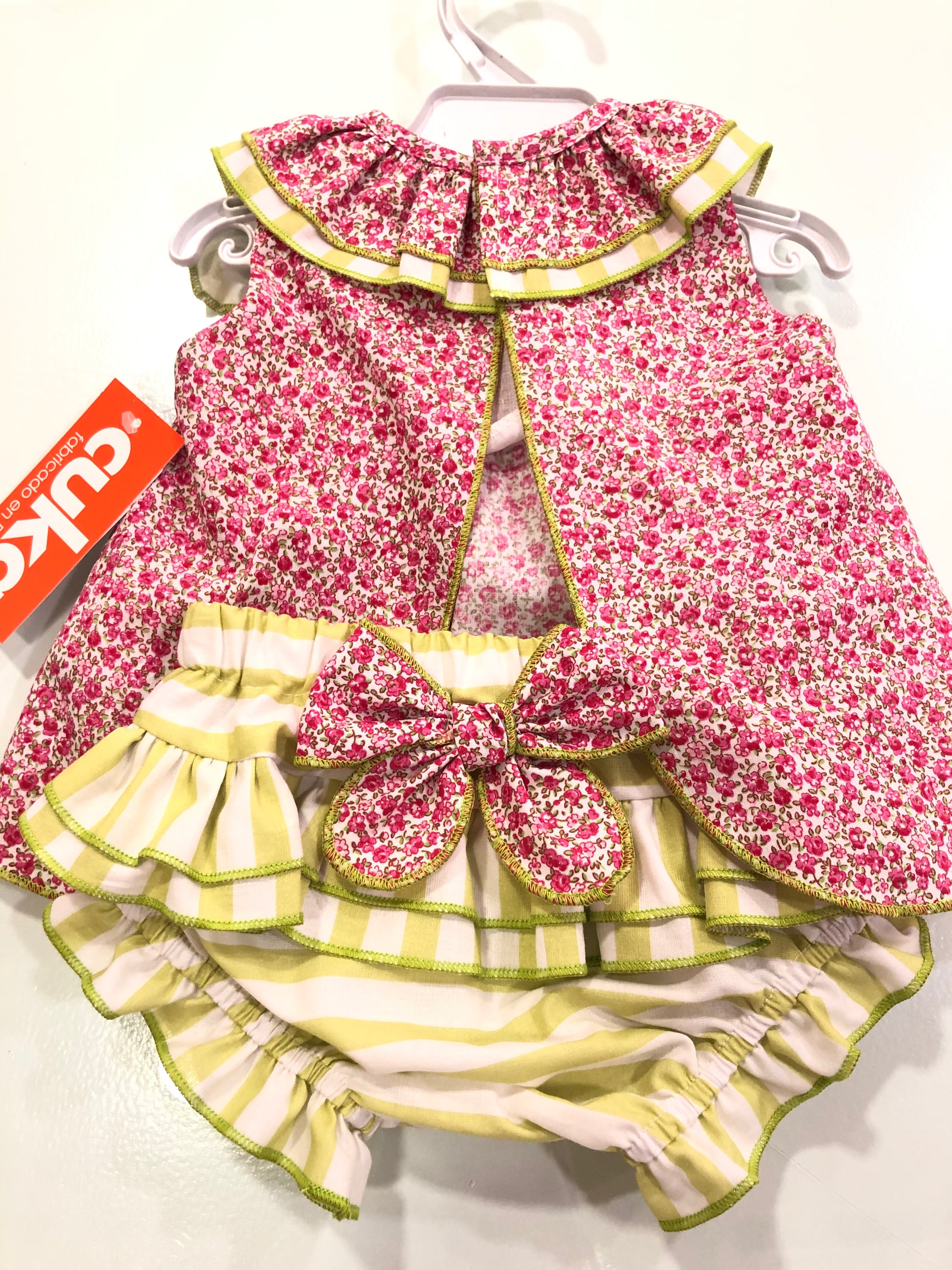 Jesusito en tonos pistacho y fucsia - Cuka verano 2024 - Detalle 1 - Moda Infantil Chicle