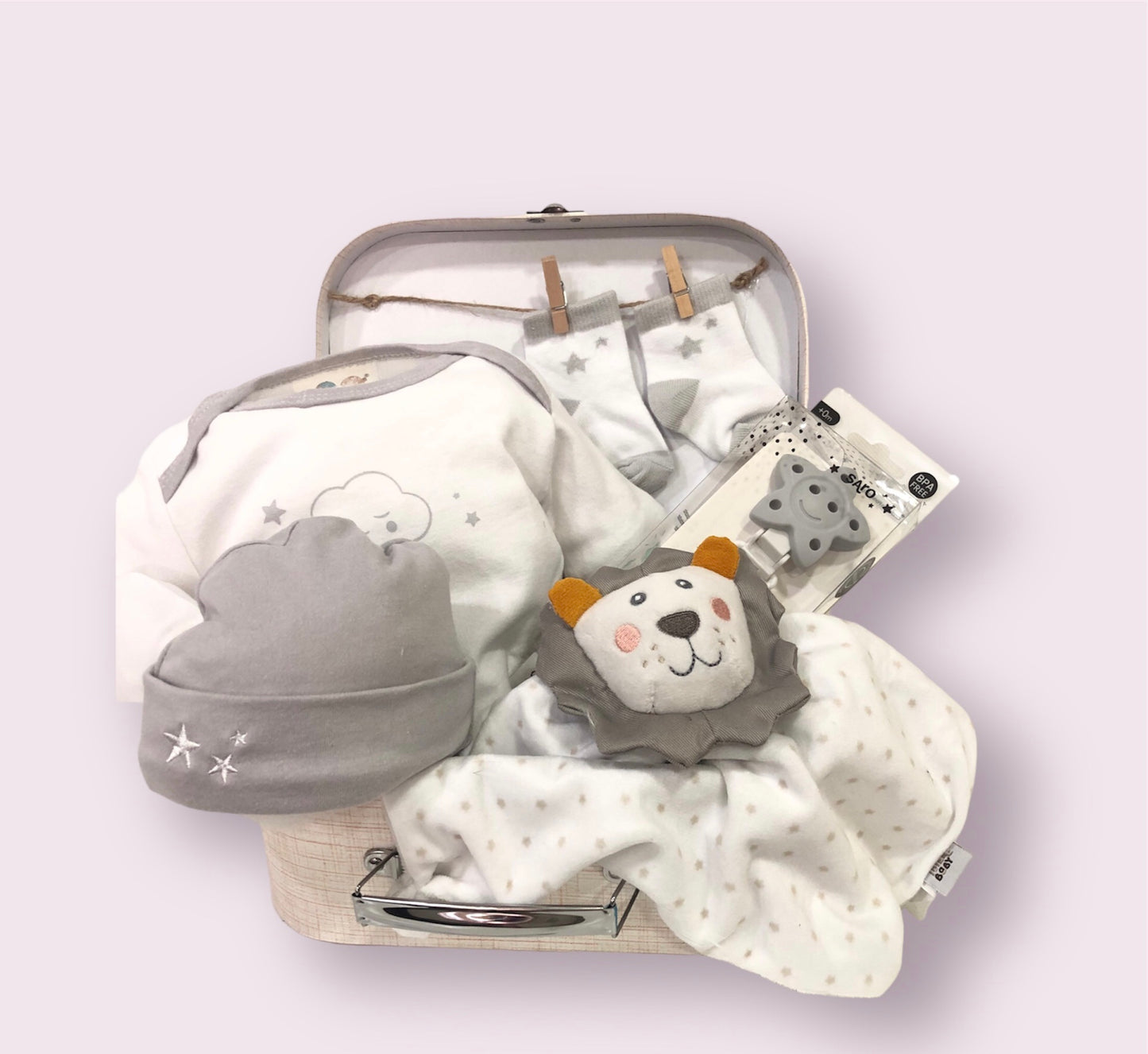 Maletita con productos de bebé - Frontal - Moda Infantil Chicle