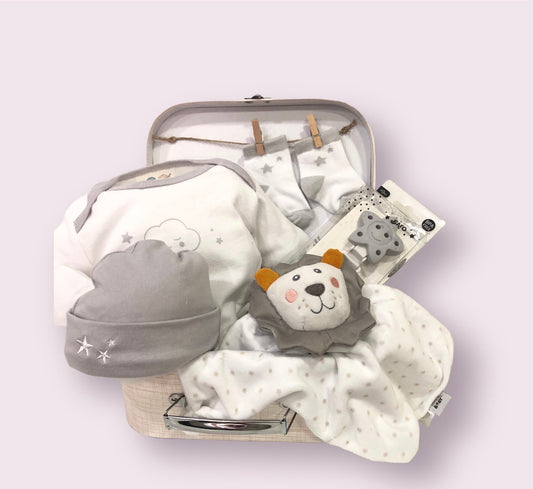 Maletita con productos de bebé - Frontal - Moda Infantil Chicle