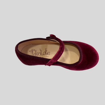 Merceditas burdeos en terciopelo, de niña con correa  - Tokolate - Detalle 1 - Moda Infantil Chicle