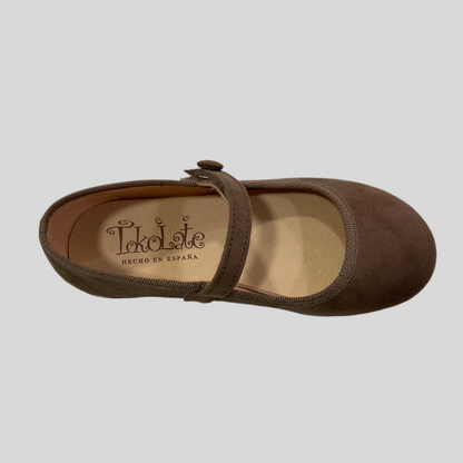 Merceditas de niña en color taupe - Tokolate - Detalle 1 - Moda Infantil Chicle