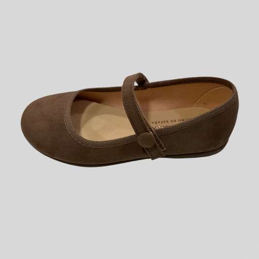 Merceditas de niña en color taupe - Tokolate - Frontal - Moda Infantil Chicle