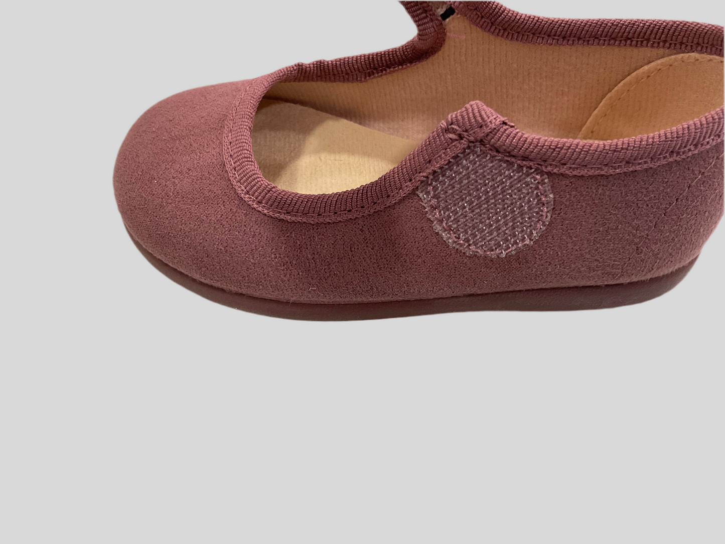 Merceditas Serratex botón de niña Lipstick - Tokolate - Detalle 4 - Moda Infantil Chicle