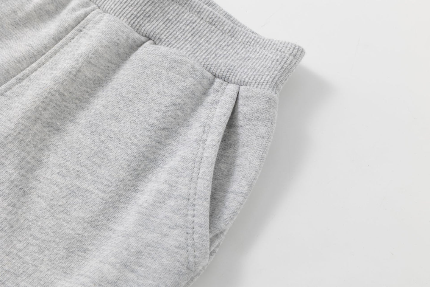 Pantalón chándal niño en gris - Newness invierno - Detalle 3 - Moda Infantil Chicle