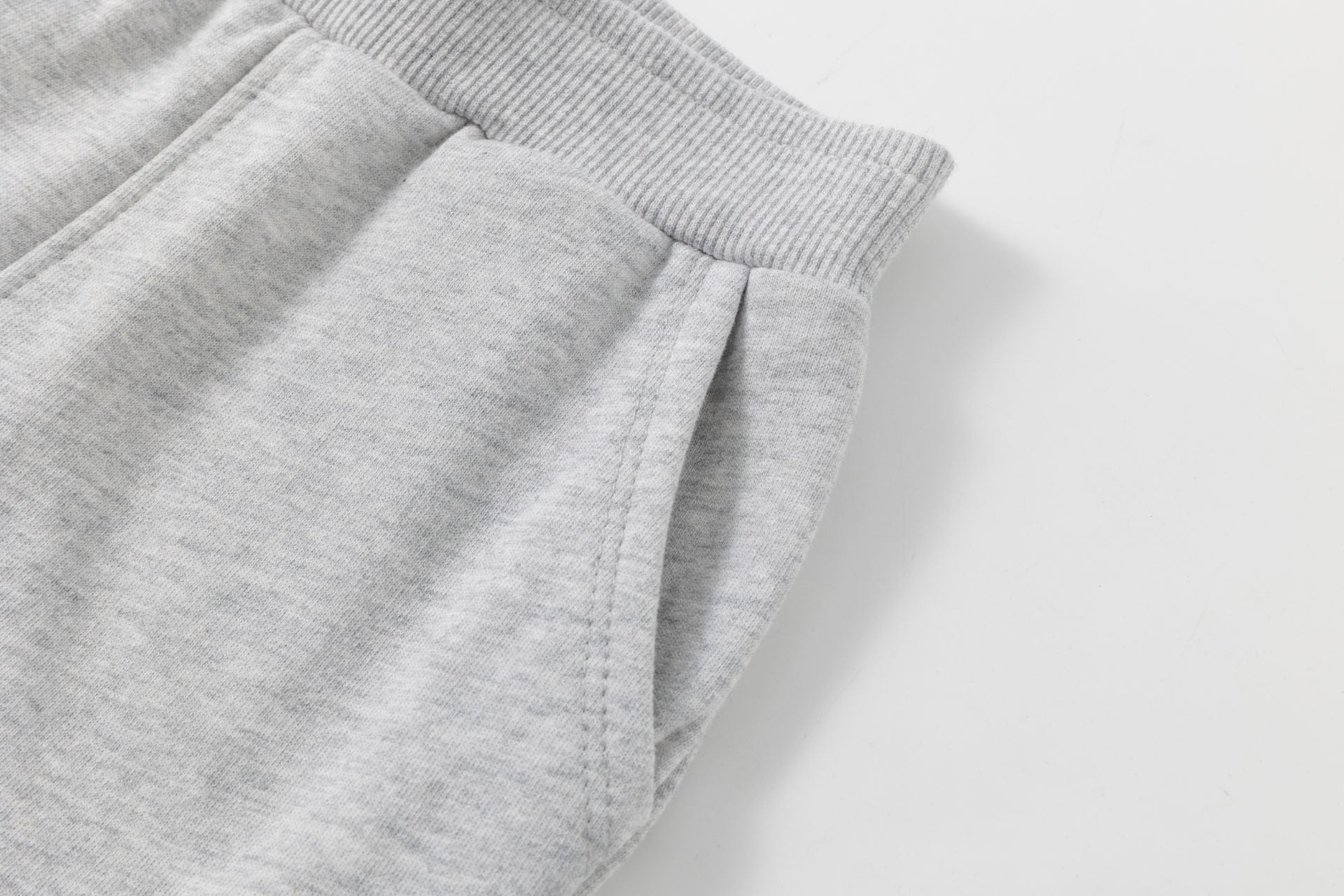 Pantalón chándal niño en gris - Newness invierno - Detalle 3 - Moda Infantil Chicle