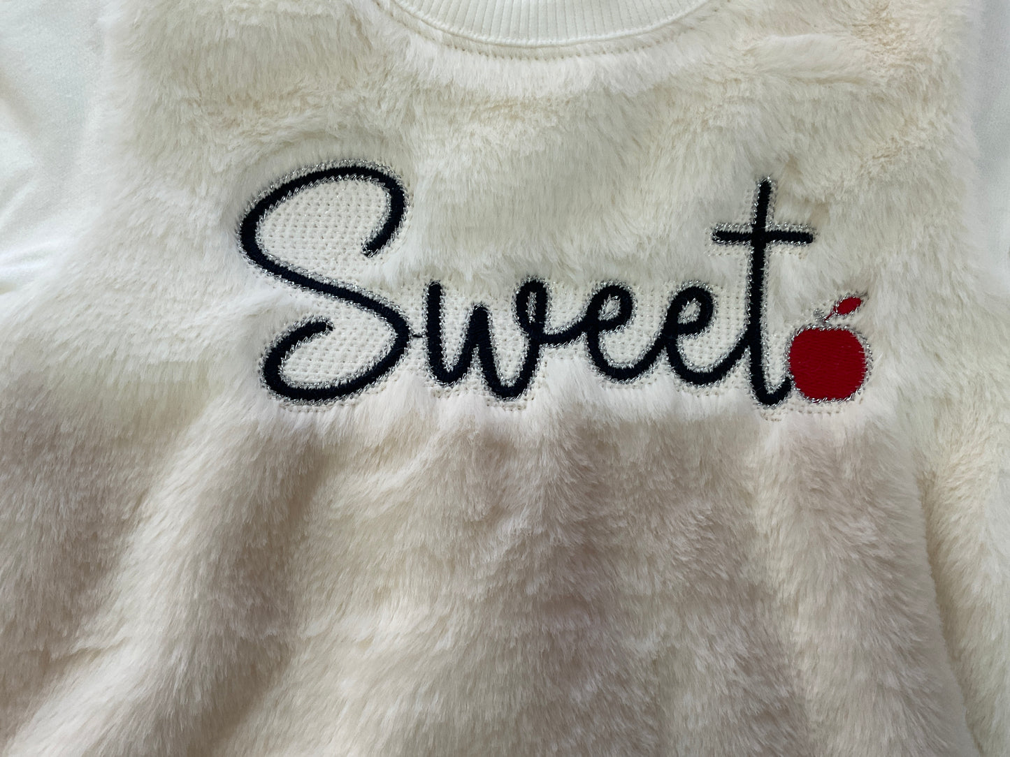 Sudadera Blanca con Leggins - Kyly invierno 2024 - Detalle 3 - Moda Infantil Chicle