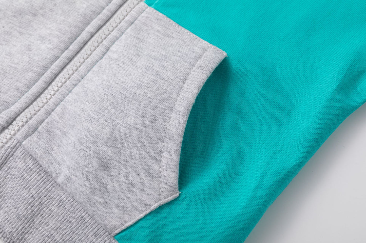 Sudadera con cremallera en turquesa - Newness invierno 2024 - Detalle 3 - Moda Infantil Chicle