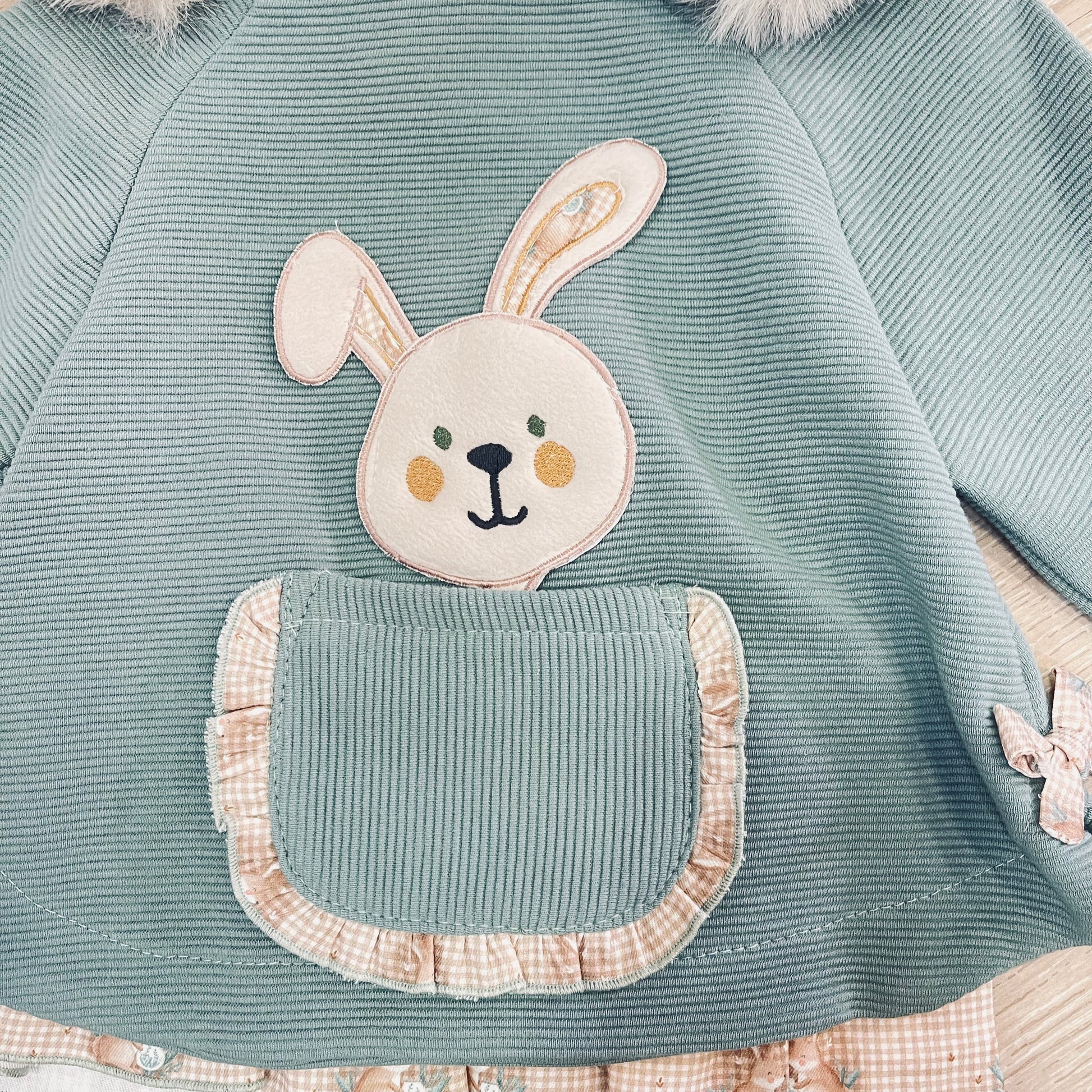 Sudadera ni�a con capucha conejito  - Basmarti - Detalle 1 - Moda Infantil Chicle