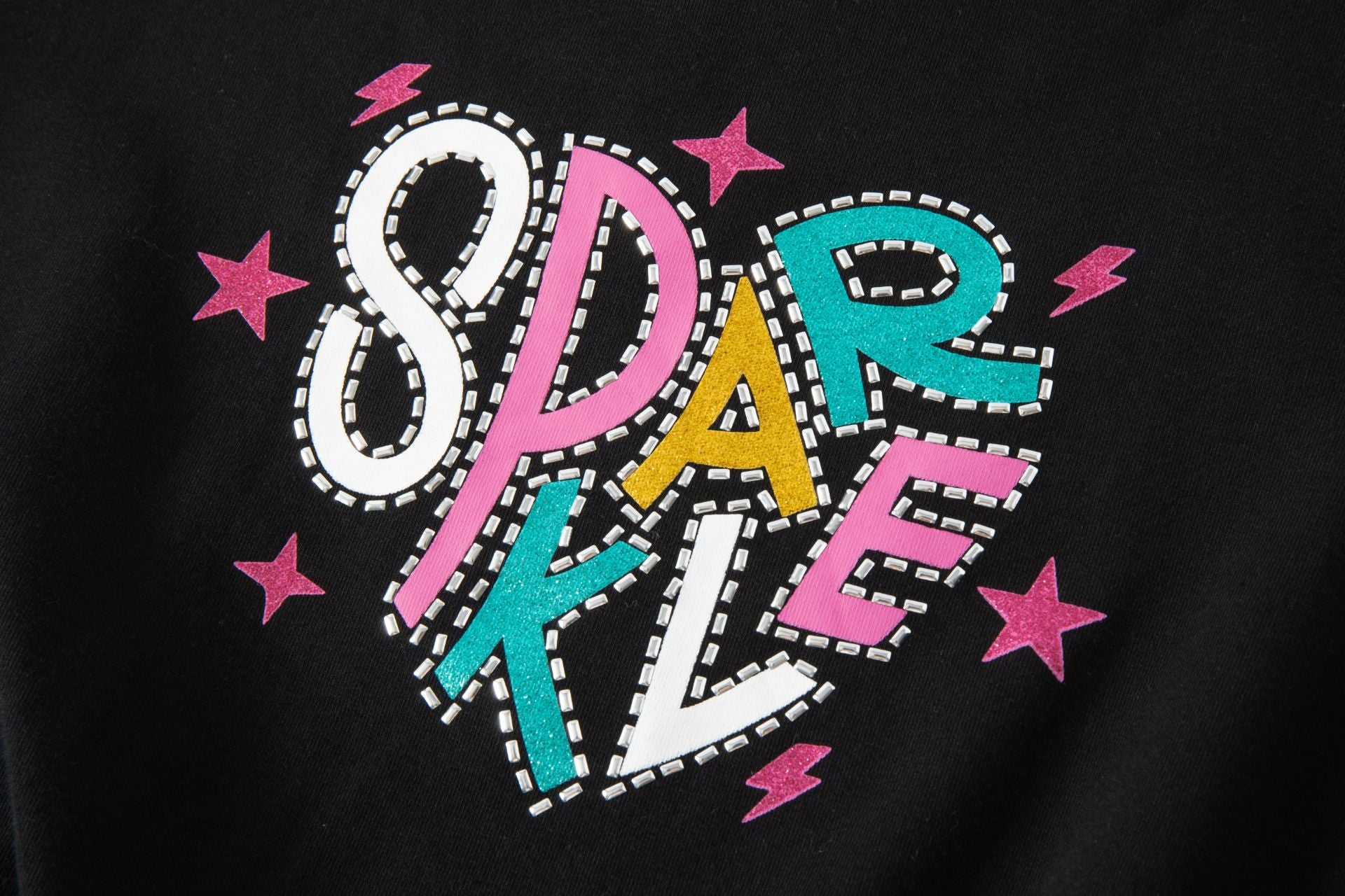 Sudadera niña en negra - Newness invierno 2024 - Detalle 2 - Moda Infantil Chicle