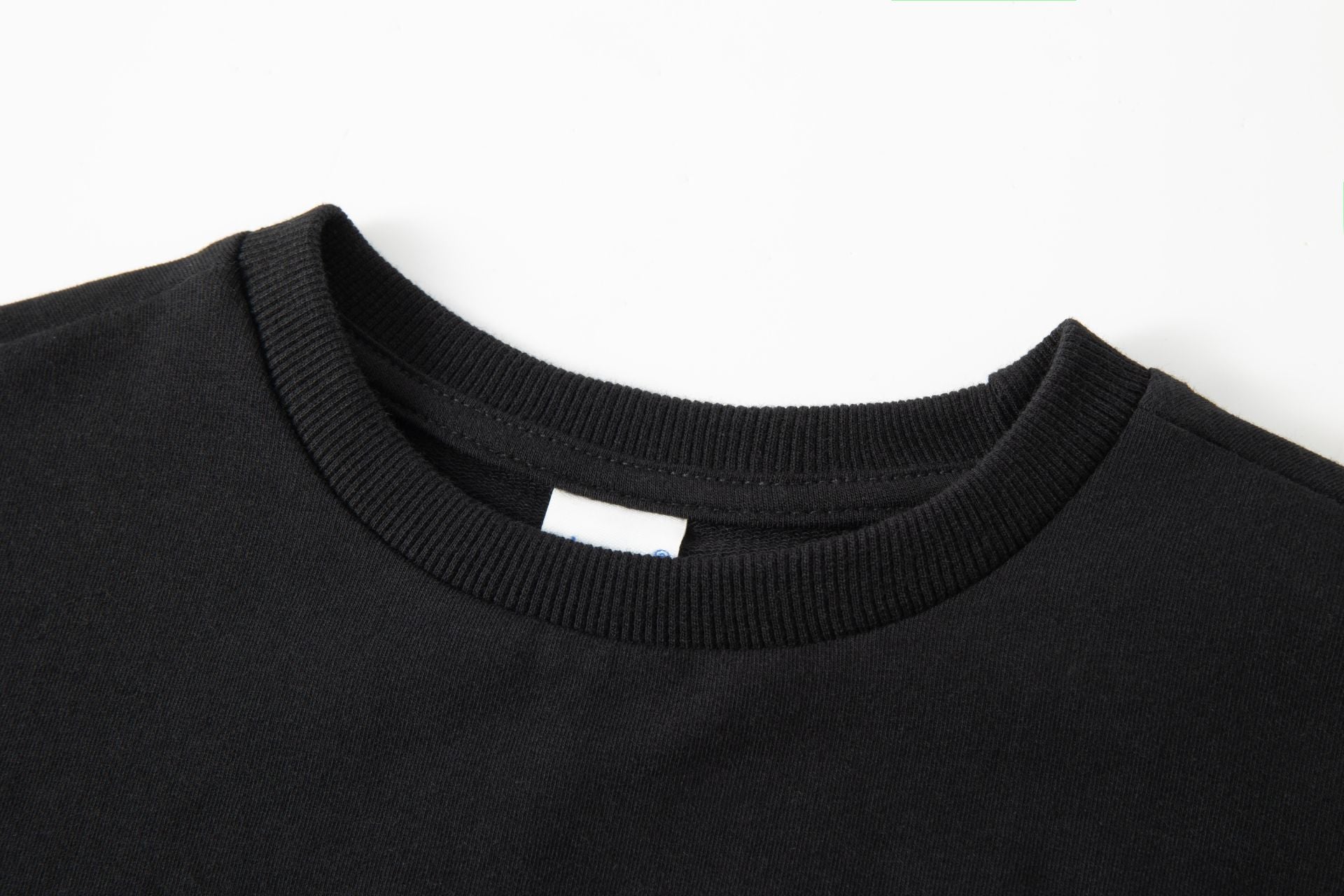Sudadera niña en negra - Newness invierno 2024 - Detalle 6 - Moda Infantil Chicle