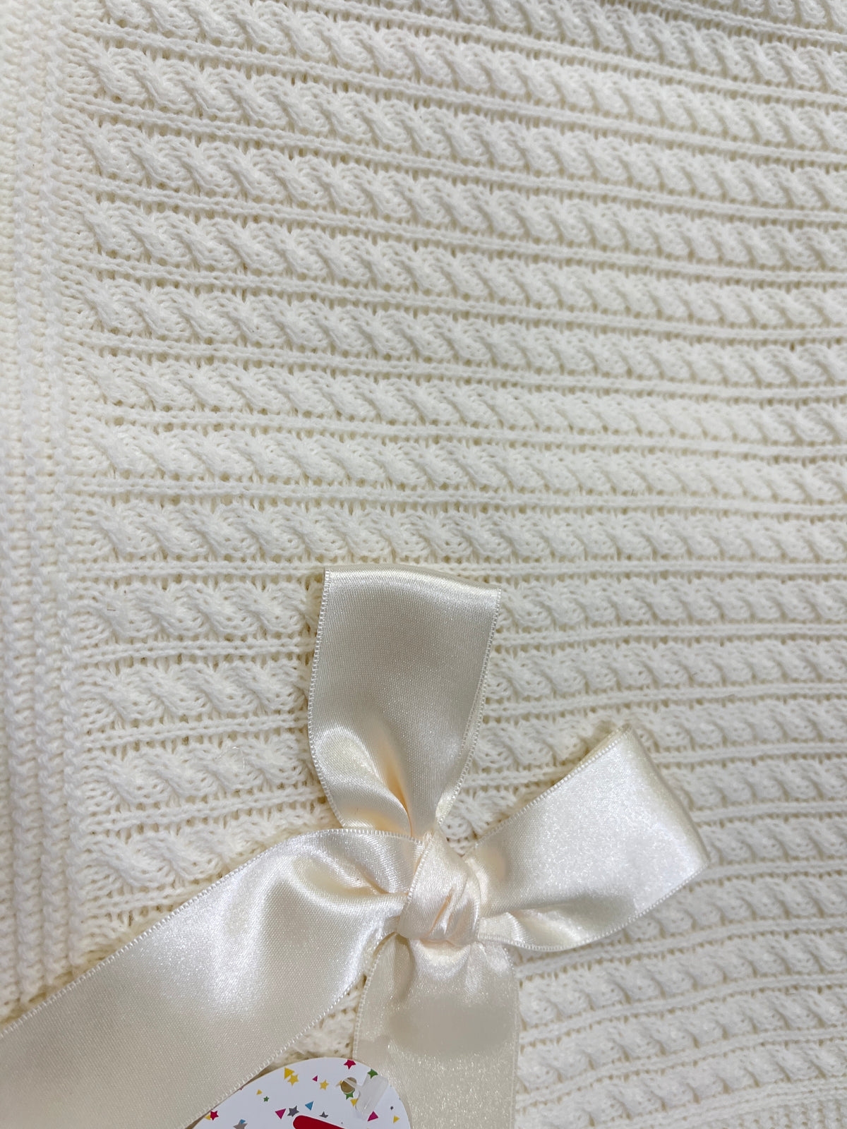Toquilla en beige de hilo para beb� con lazo - Detalle 2 - Moda Infantil Chicle