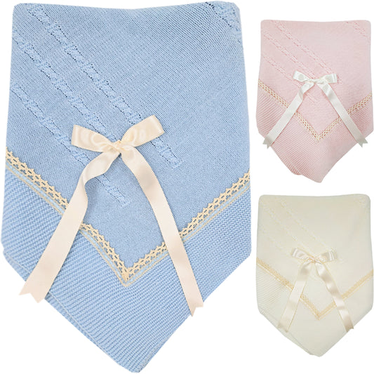 Toquilla lana bebé con puntilla y pasacintas - Frontal - Moda Infantil Chicle