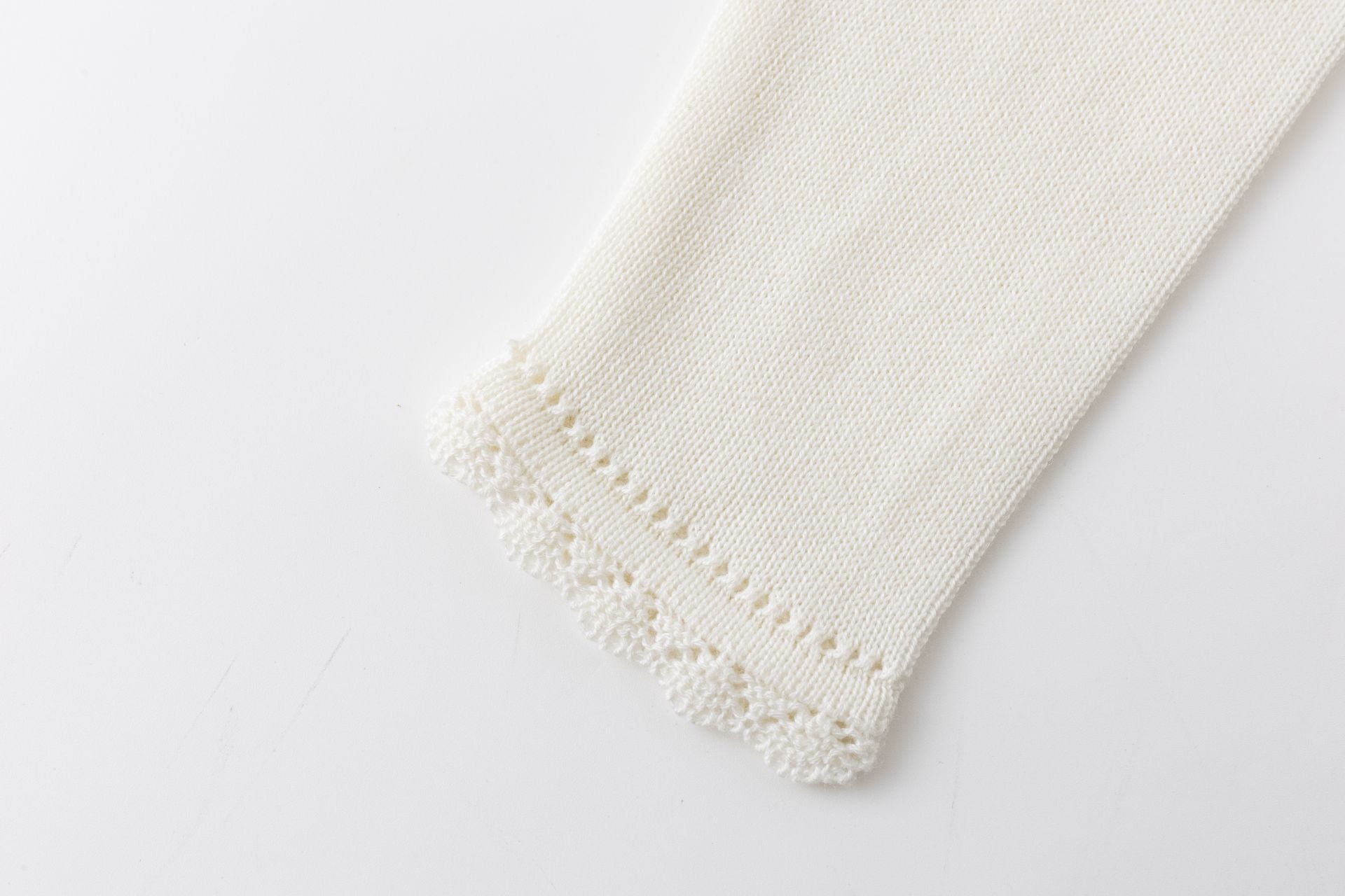 Torera de punto en color crudo - Detalle 5 - Moda Infantil Chicle