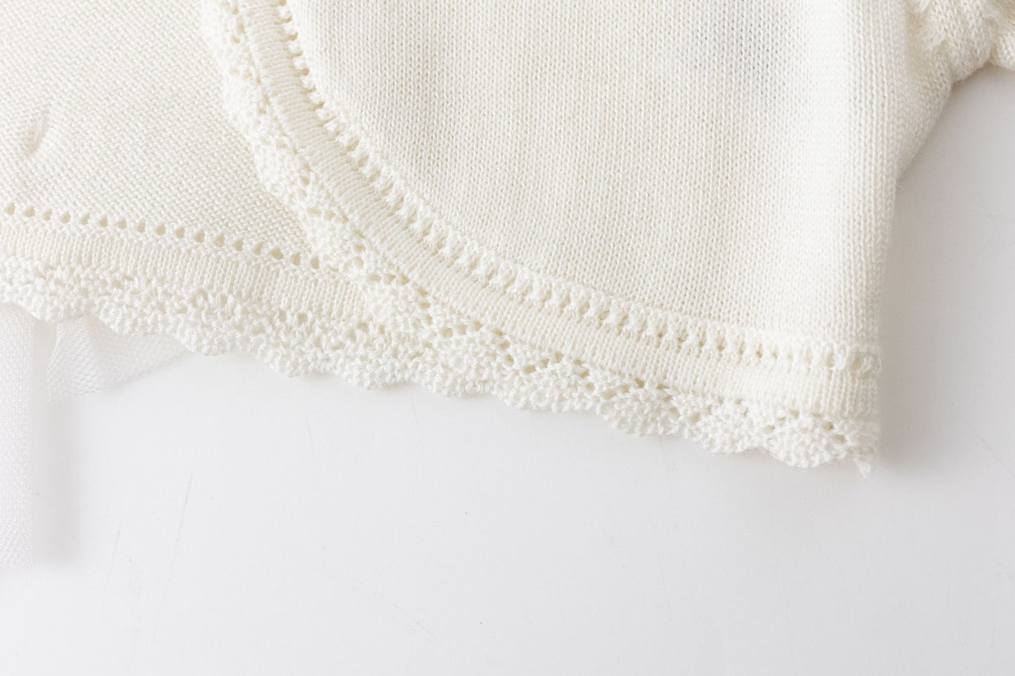 Torera de punto en color crudo - Detalle 6 - Moda Infantil Chicle
