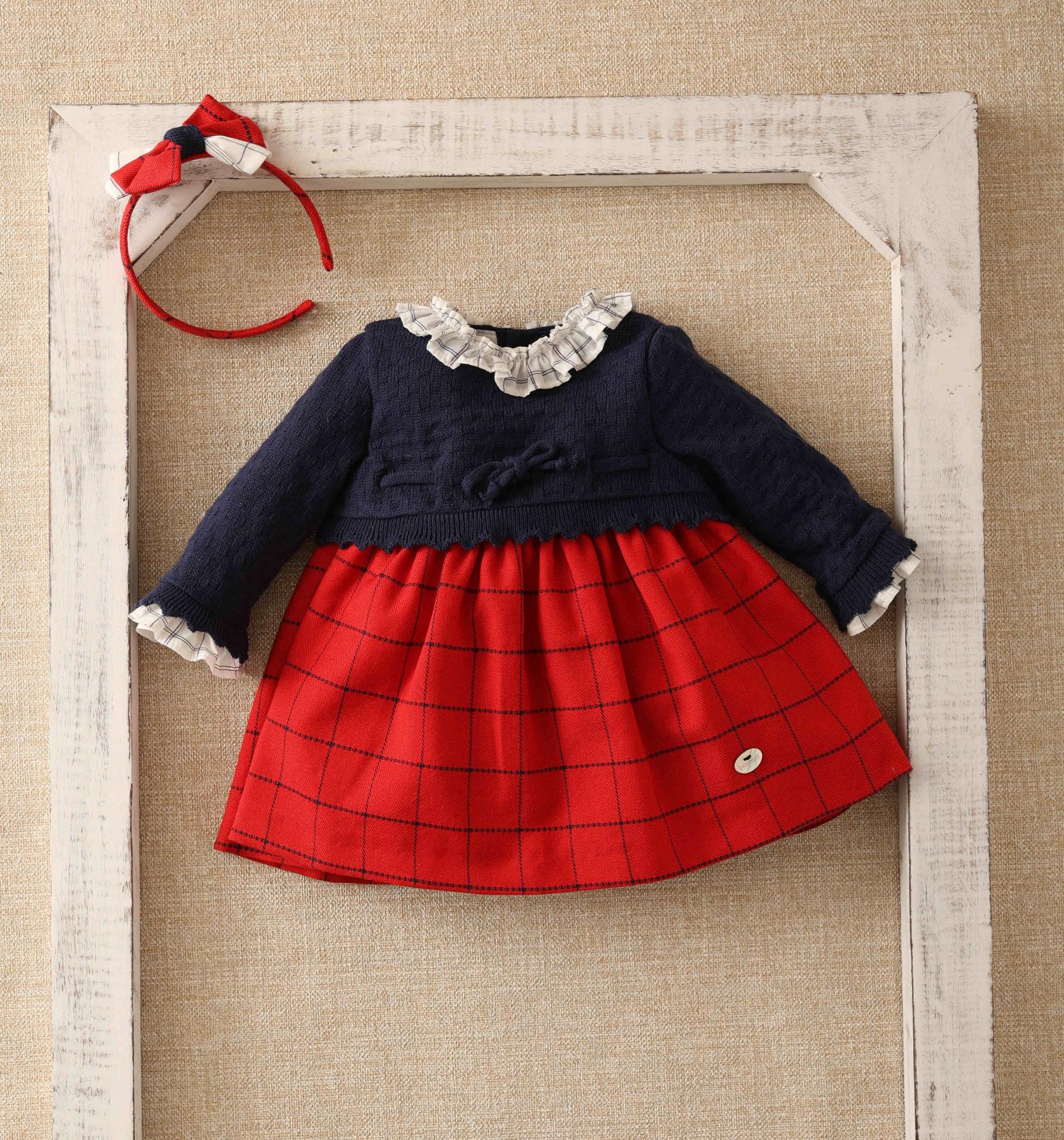 Vestido bebé, cuerpo en punto azul marino y falda cuadros- Basmarti invierno 2022 - Frontal - Moda Infantil Chicle