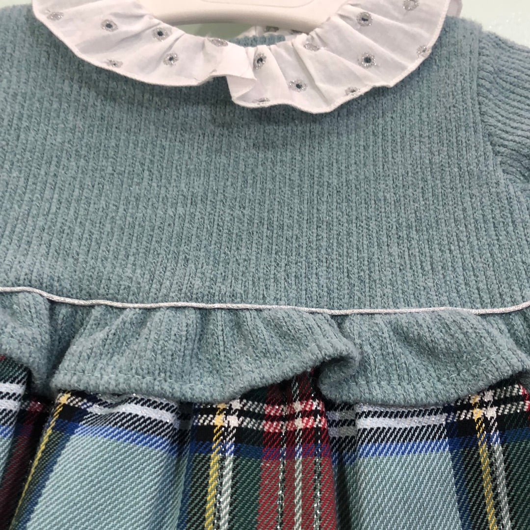 Vestido bebé niña con falda a cuadros - Basmarti invierno 2022 - Detalle 1 - Moda Infantil Chicle