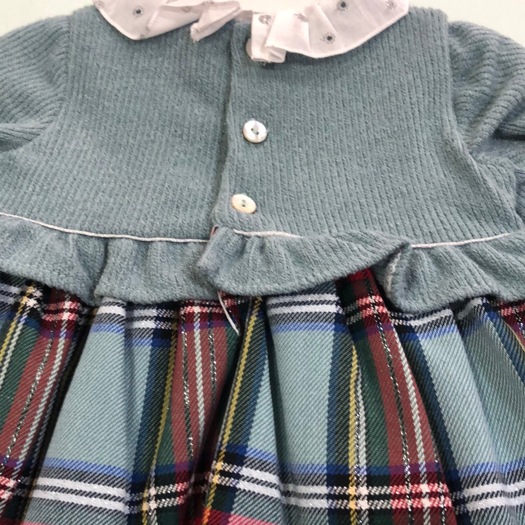 Vestido bebé niña con falda a cuadros - Basmarti invierno 2022 - Detalle 2 - Moda Infantil Chicle