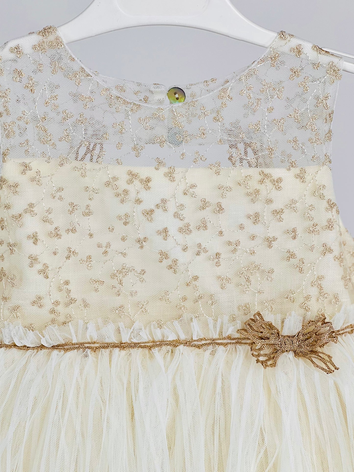 Vestido Ceremonia de niña plisado - Basmarti 2025 - Detalle 1 - Moda Infantil Chicle