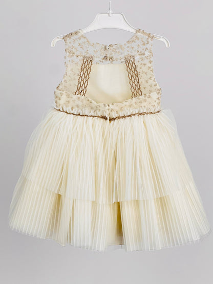Vestido Ceremonia de niña plisado - Basmarti 2025 - Detalle 2 - Moda Infantil Chicle