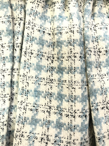Vestido de niña azul con cuello de plumeti - Basmarti invierno 2024 - Detalle 1 - Moda Infantil Chicle