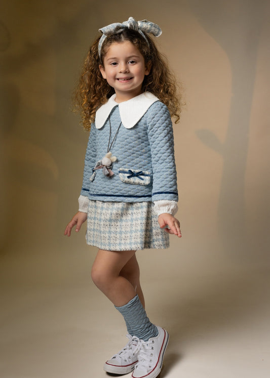 Vestido de niña azul con cuello de plumeti - Basmarti invierno 2024 - Frontal - Moda Infantil Chicle