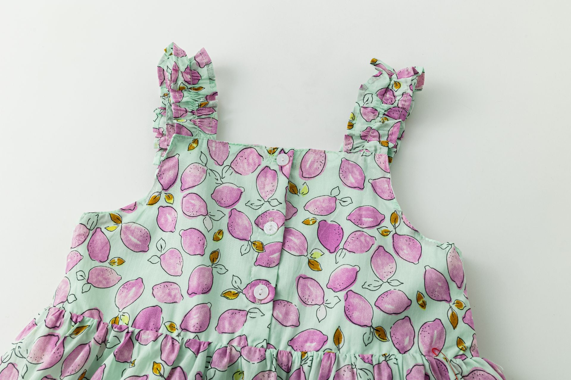 Vestido de niña con tirante fruncido verano 2024 Newness - Detalle 3 - Moda Infantil Chicle