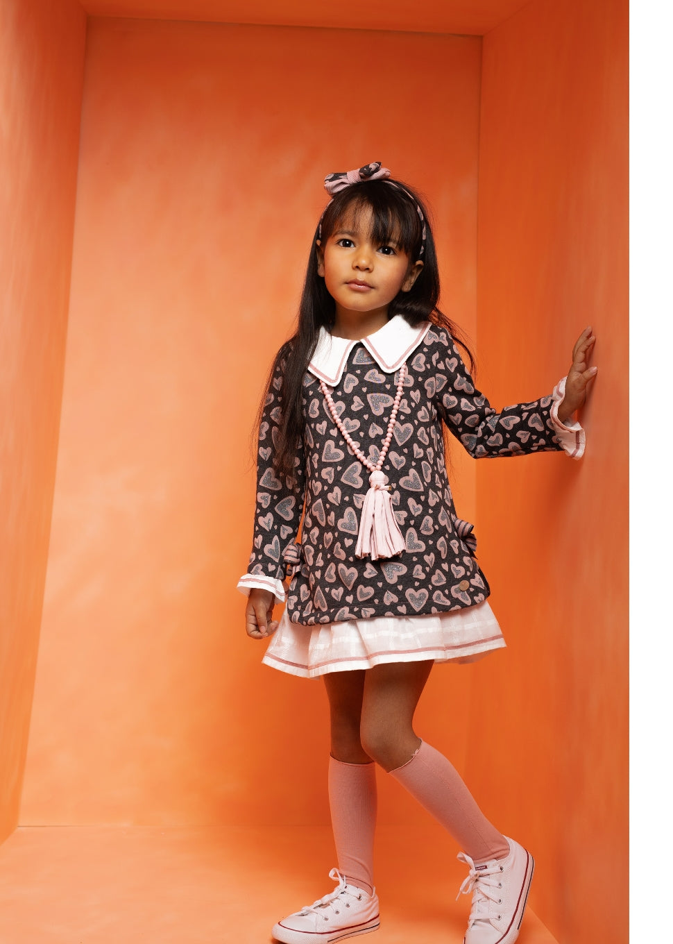 Vestido de niña corazones - Basmarti invierno 2024 - Frontal - Moda Infantil Chicle
