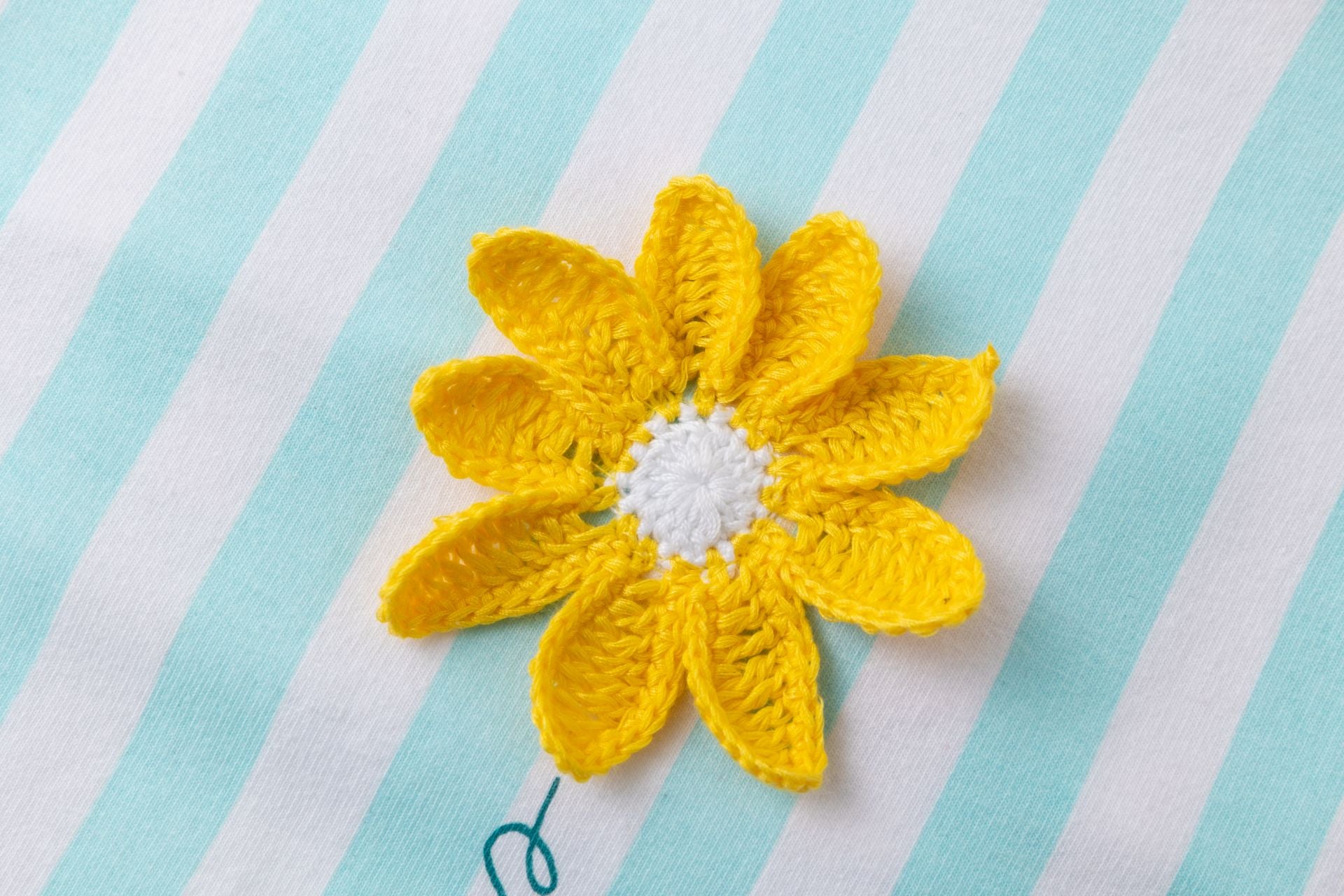 Vestido de niña de primavera - verano de Newness - Detalle 3 - Moda Infantil Chicle
