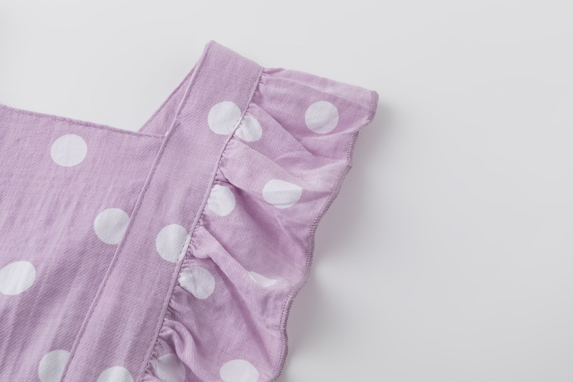 Vestido de niña en morado verano 2024 Newness - Detalle 3 - Moda Infantil Chicle