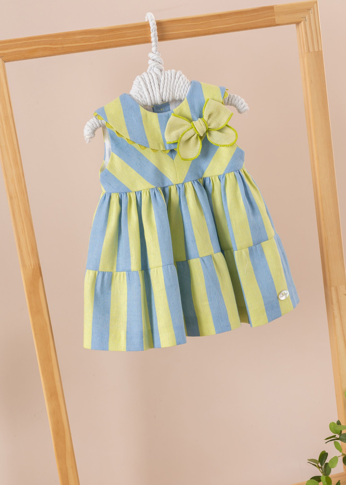 Vestido de rayas de niña - Basmarti verano 2024 - Frontal - Moda Infantil Chicle