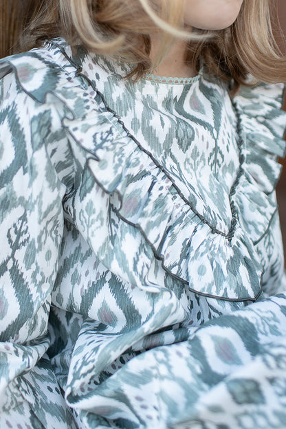 Vestido estampado en tonos verdes - Coco Acqua 2024 - Detalle 3 - Moda Infantil Chicle