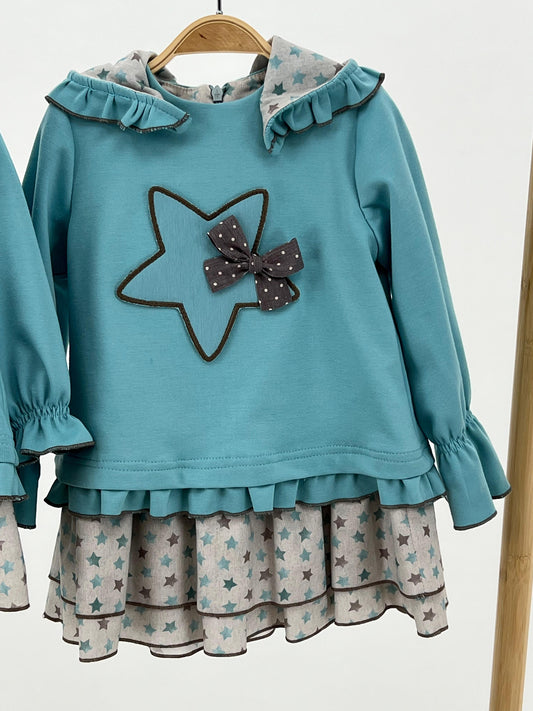 Vestido estrella con capucha de felpa - Cuka invierno 2024 - Frontal - Moda Infantil Chicle