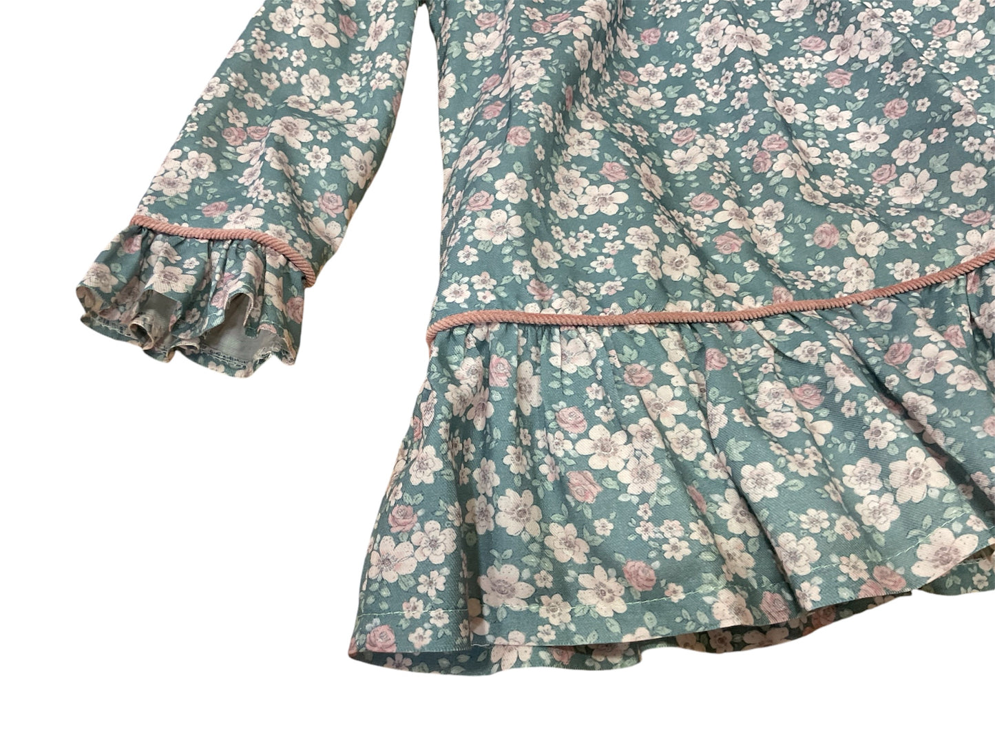 Vestido floral de niña - Basmarti invierno 2024 - Detalle 2 - Moda Infantil Chicle
