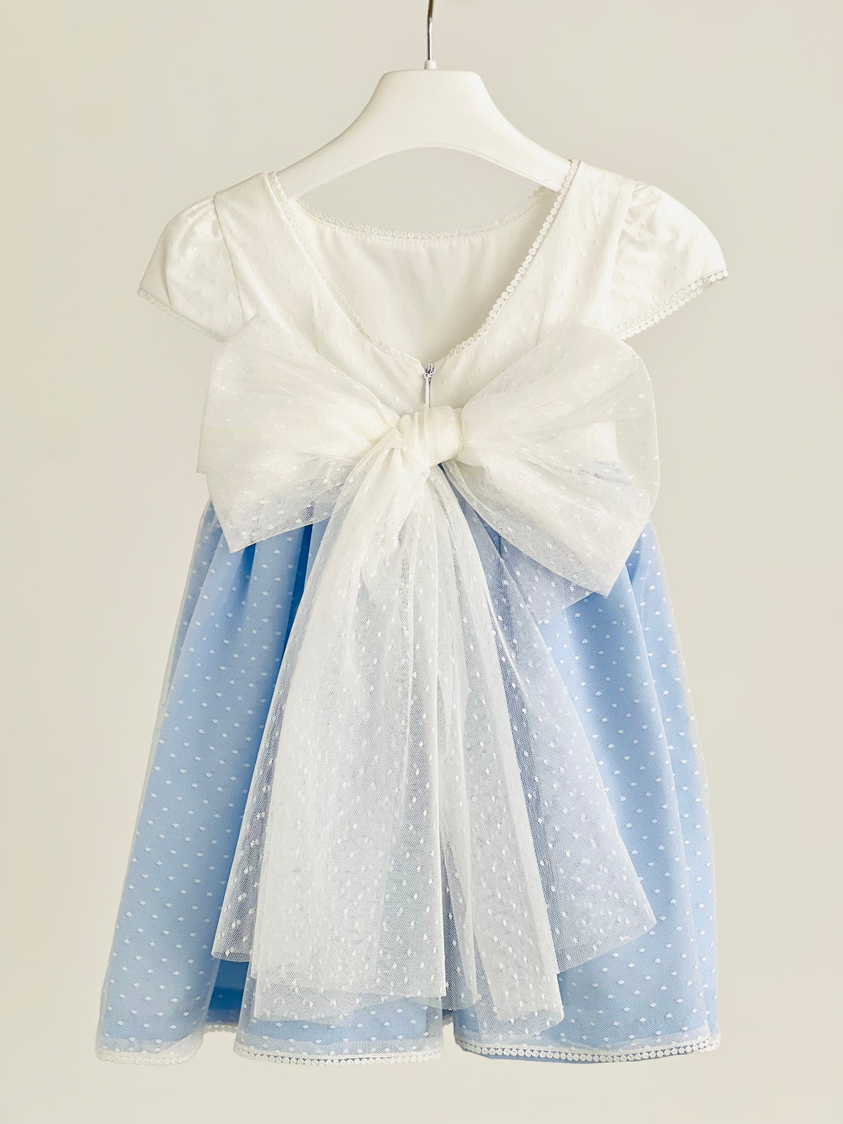 Vestido ni�a Celeste de tul - Coco Acqua 2025 Ceremonia - Detalle 3 - Moda Infantil Chicle