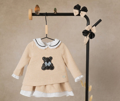 Vestido niña bebé en crudo dorado de Basmarti - Frontal - Moda Infantil Chicle