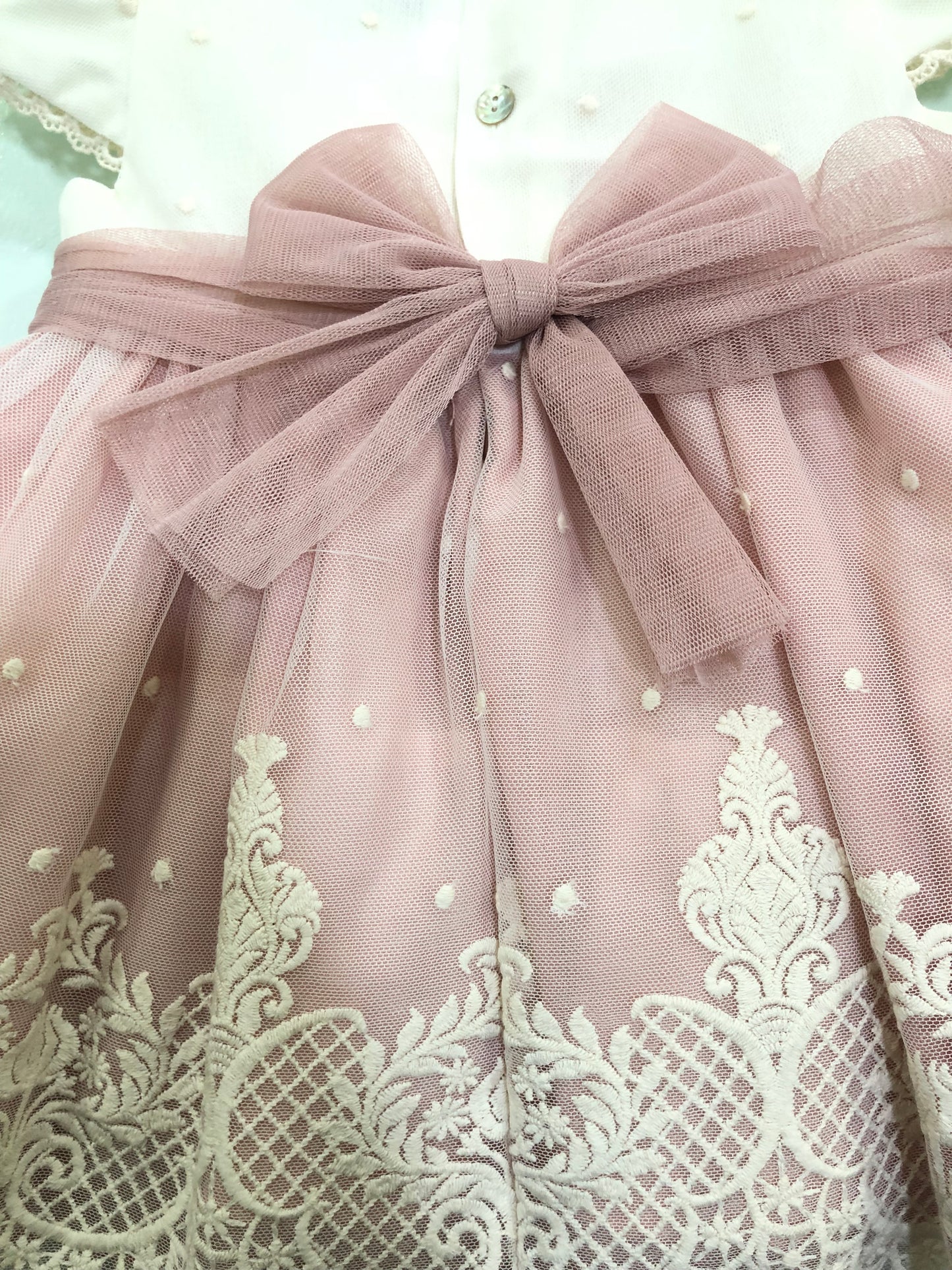 Vestido niña bebé rosa y beige - Basmarti verano 2024 - Detalle 3 - Moda Infantil Chicle