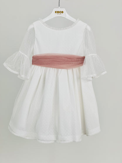 Vestido niña blanco y fajín rosa empolvado - de Coco Acqua Colección 2025 Ceremonia - Detalle 4 - Moda Infantil Chicle