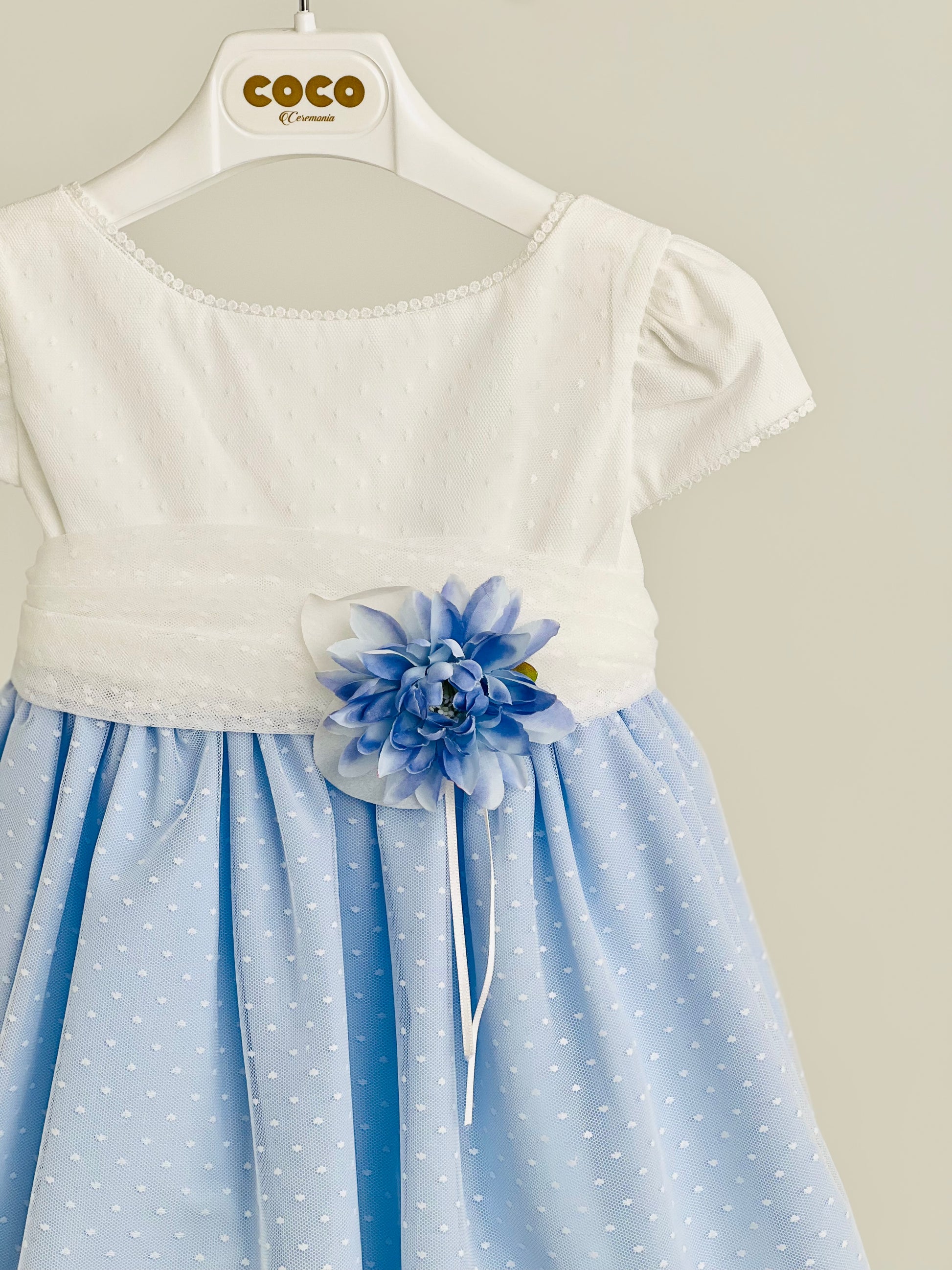 Vestido niña Celeste de tul - Coco Acqua 2025 Ceremonia - Detalle 1 - Moda Infantil Chicle