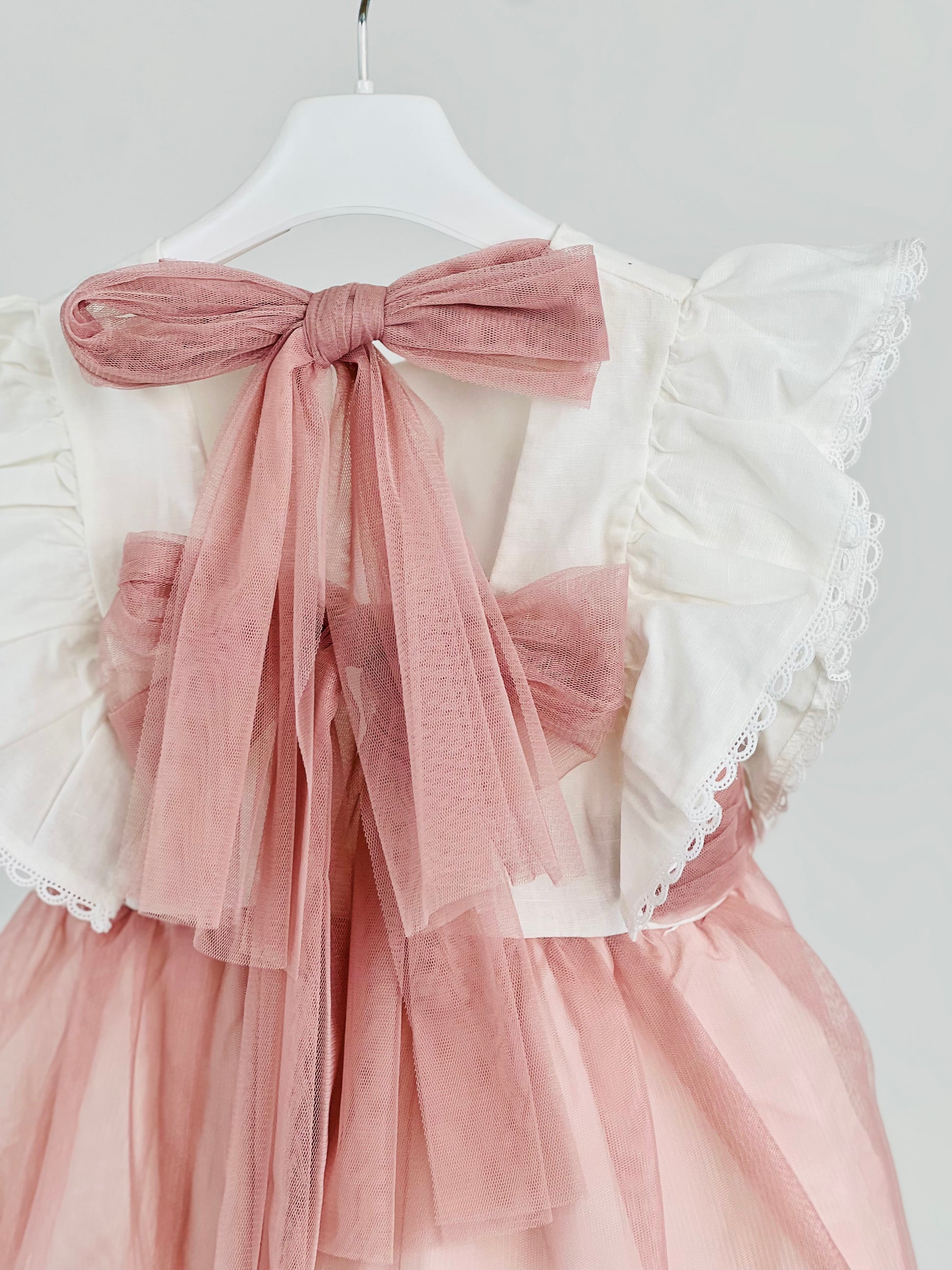 Vestido niña Ceremonia en tul rosa maquillaje  - de Coco Acqua 2025 - Detalle 3 - Moda Infantil Chicle