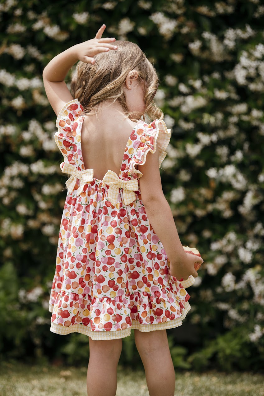 Vestido niña con estampado de manzanas - Coco Acqua - Detalle 1 - Moda Infantil Chicle