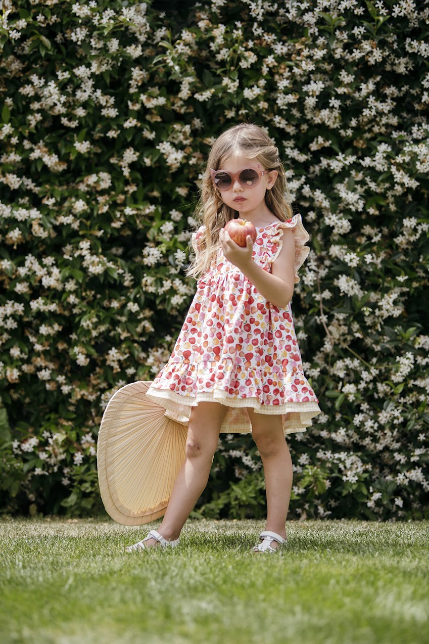 Vestido niña con estampado de manzanas - Coco Acqua - Detalle 3 - Moda Infantil Chicle