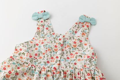Vestido niña con tirantes con lazo primavera 2024 Newness - Detalle 2 - Moda Infantil Chicle