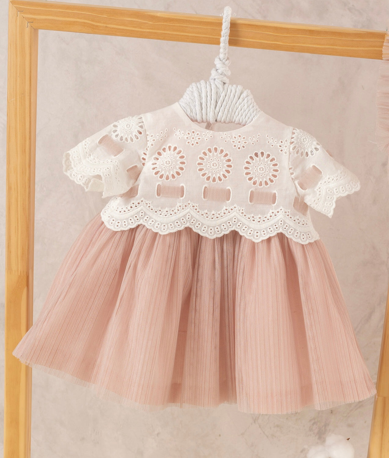 Vestido niña con tul rosa empolvado - Basmarti verano 2024 - Frontal - Moda Infantil Chicle