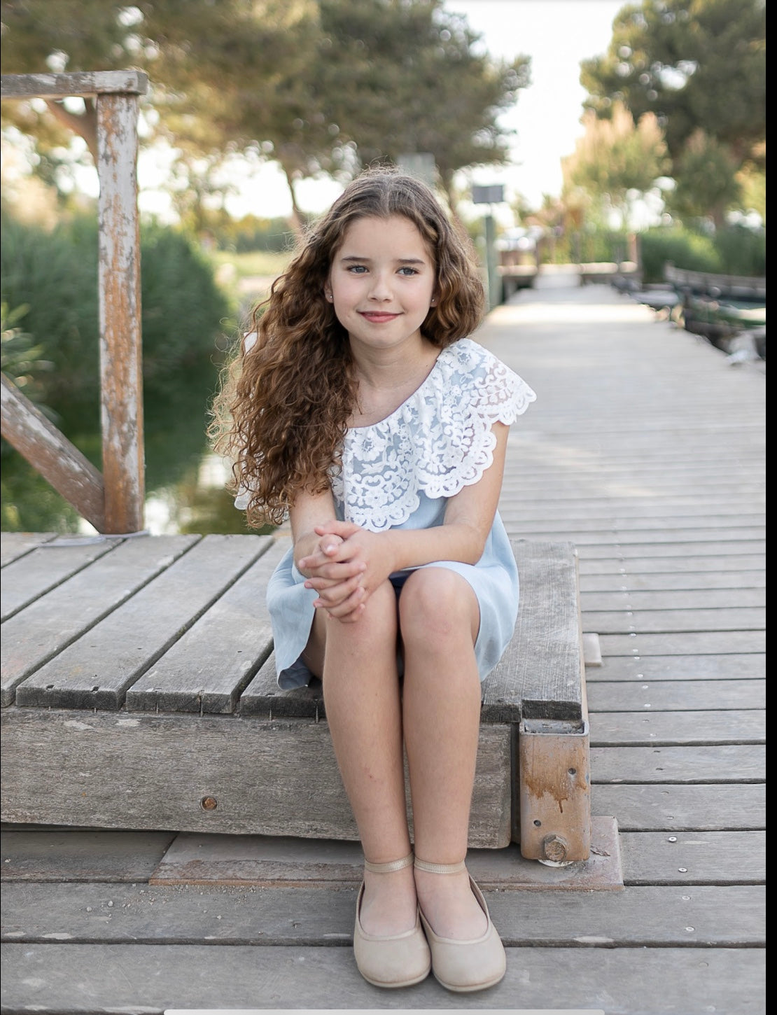 Vestido niña de Coco Acqua Colección 2024 - Detalle 1 - Moda Infantil Chicle
