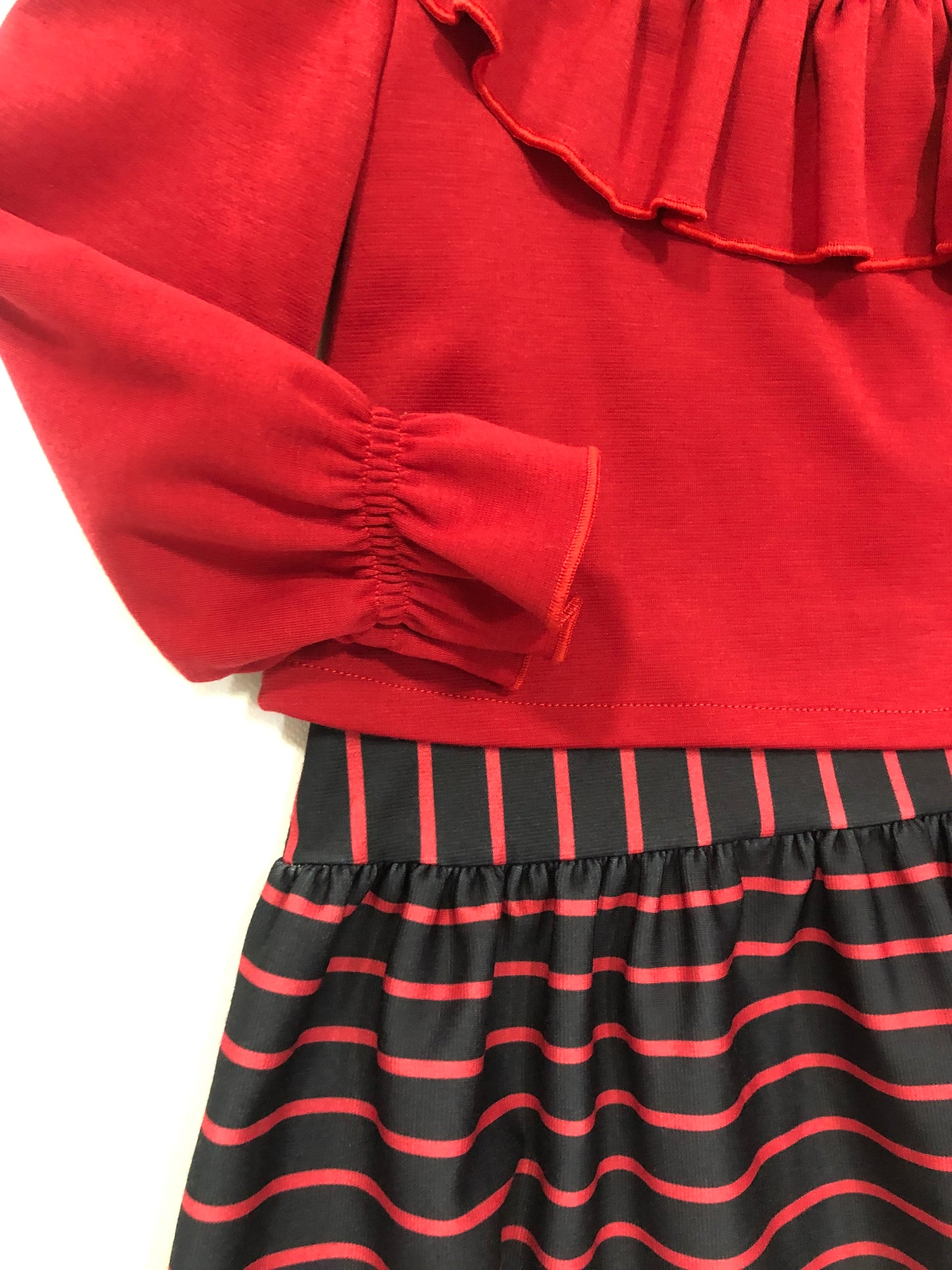 Vestido niña de invierno 2022 - Cuka Basmarti - Detalle 2 - Moda Infantil Chicle