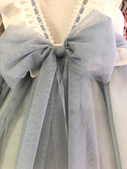Vestido niña de lino en color beige - Basmarti verano 2024 - Detalle 2 - Moda Infantil Chicle