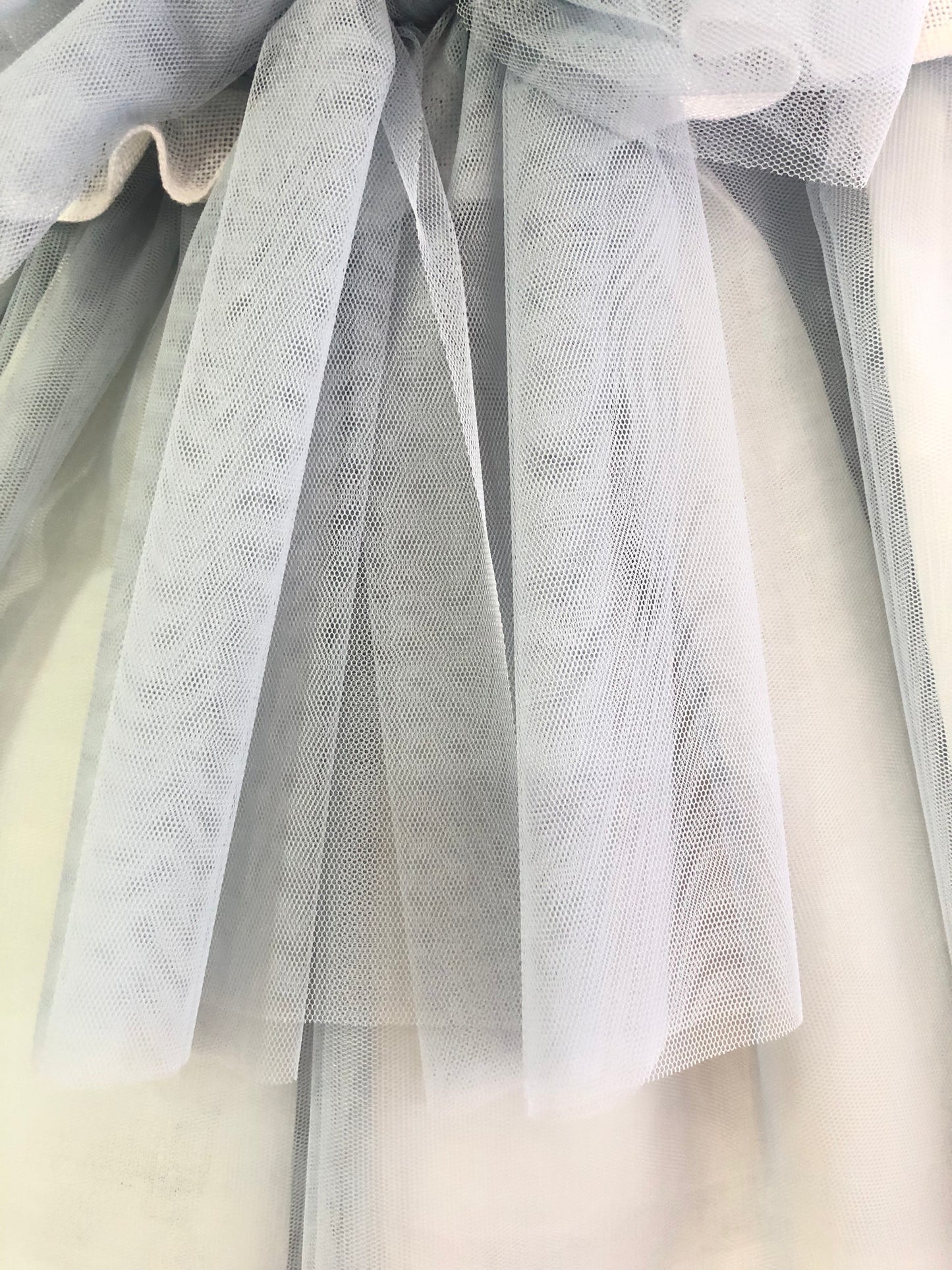 Vestido niña de lino en color beige - Basmarti verano 2024 - Detalle 3 - Moda Infantil Chicle